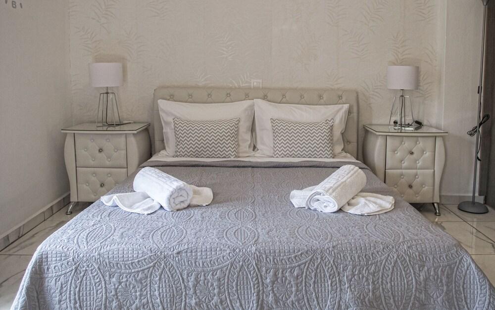 Diogenis Luxury Apartment Sea View Rethymno Exterior foto